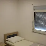 Elvir Apartman Vrsi
