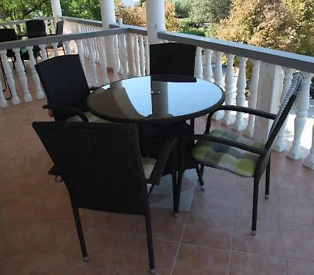 Apartment Elvir Vrsi